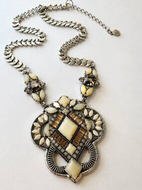 Stella & Dot Kaia Statement Necklace N514 Silver Tone Retired
